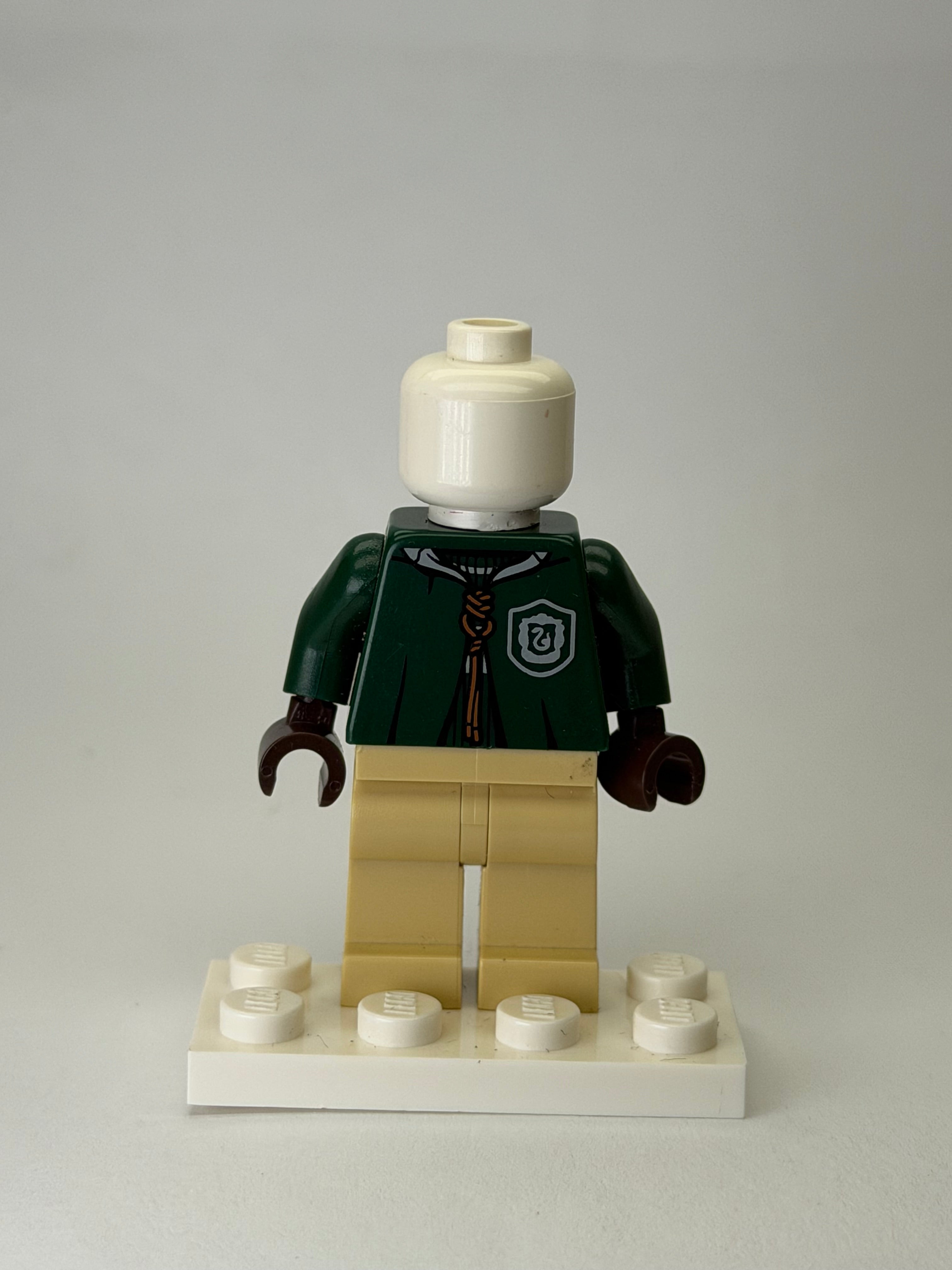 Mannequin - Quidditch Dark Green Robe (Skull Head) - hp578